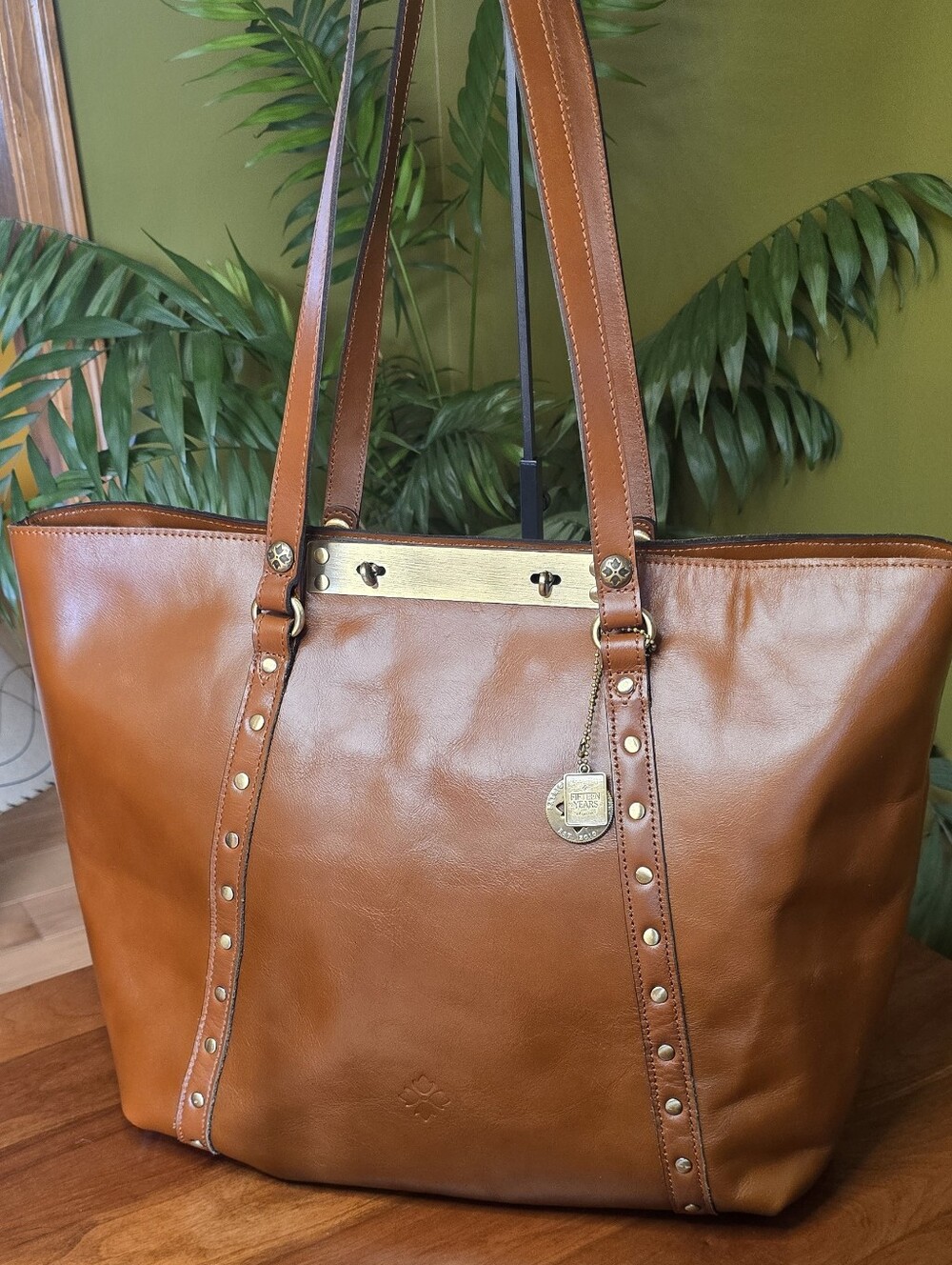 Patricia Nash British Tan Large Benvenuto Leather  Tote Like New